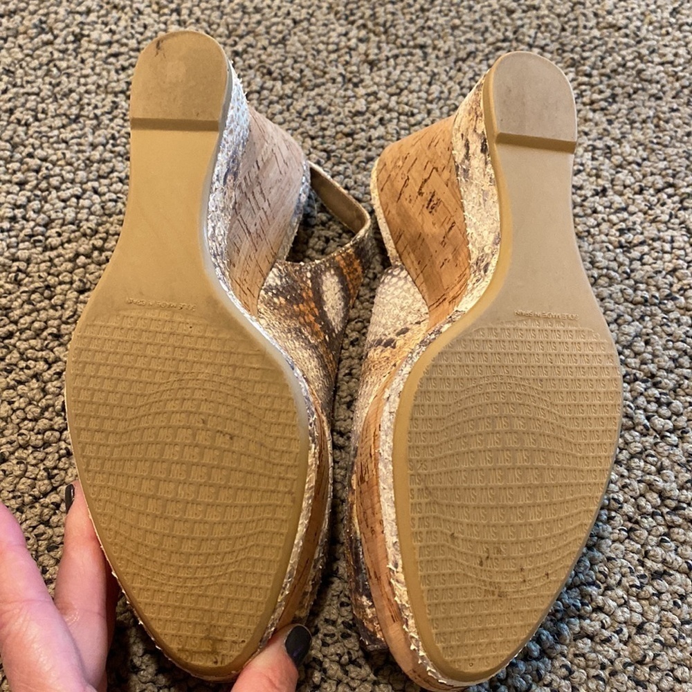 Stuart Weitzman Snakeskin Wedge Slingback Sandals Size 6.5- Like New - Picture 8 of 9